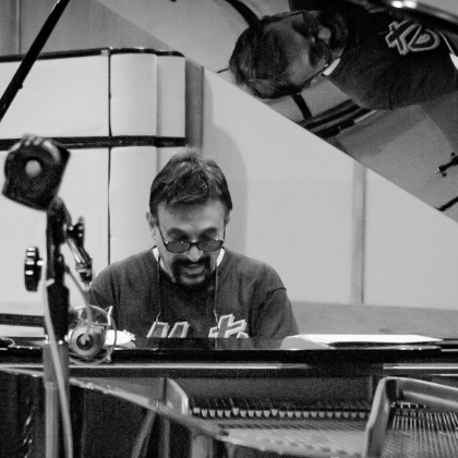 https://www.steinway.com/music-and-artists/featured/steinway-artist-mike-longo